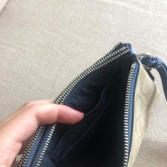Coach blue double pocket monogram wristlet wallet - Picture 5 of 6
